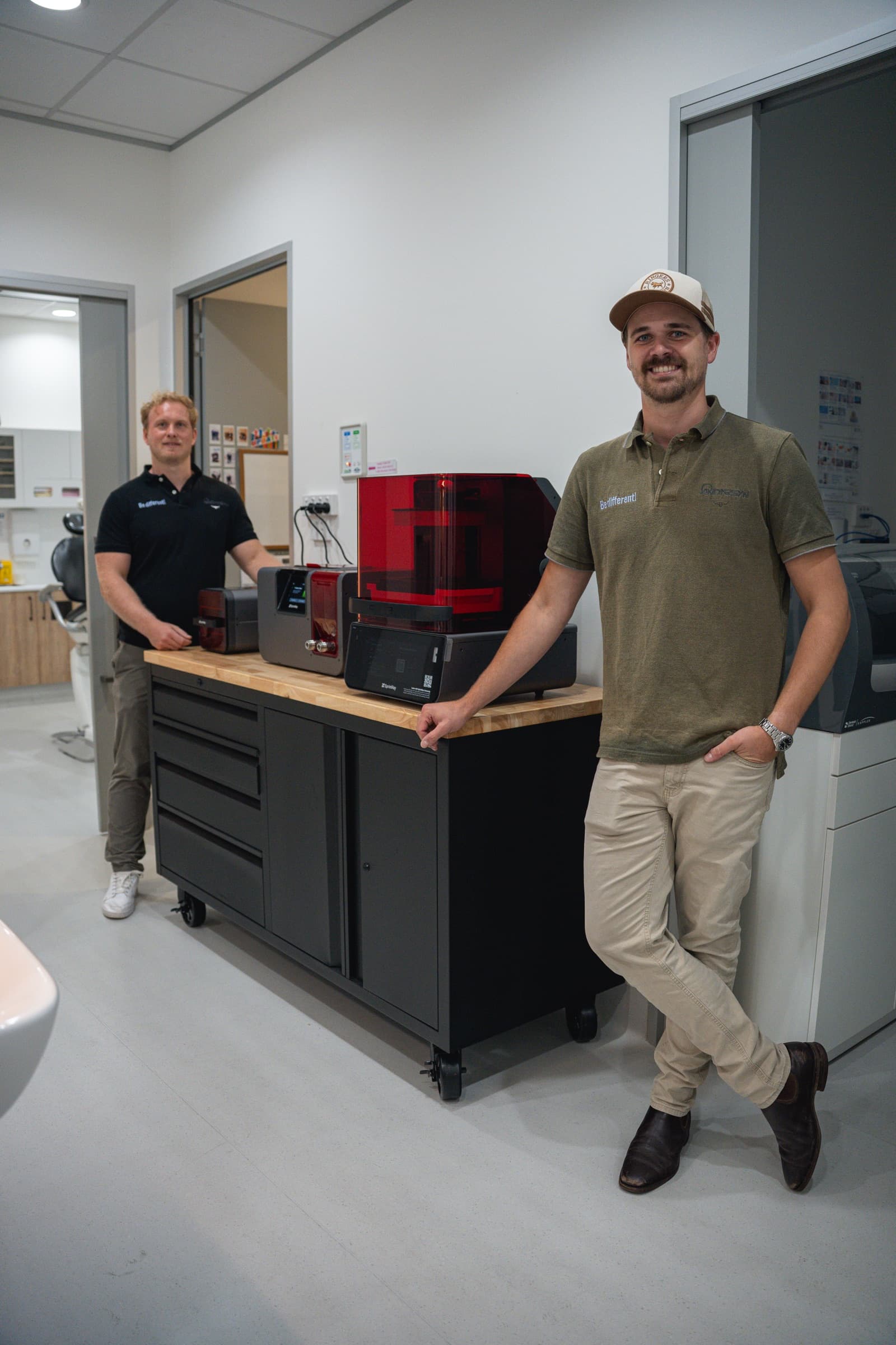 The Andarsyn team with the SprintRay Pro 95 setup